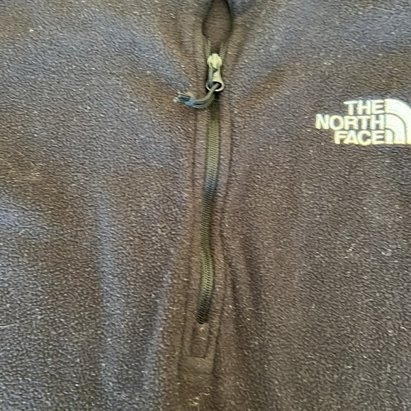 The north face men’s small black fleece with front zipper - Picture 4 of 5